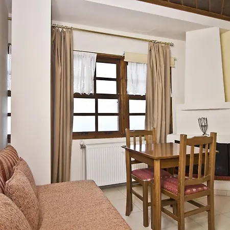 Pliades بلاتامونيس